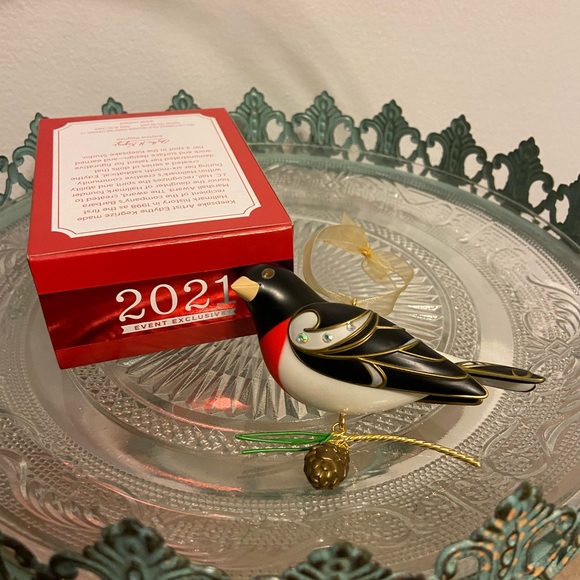 Rose-Breasted Grosbeak Hallmark KOC Exclusive - Picture 4 of 7